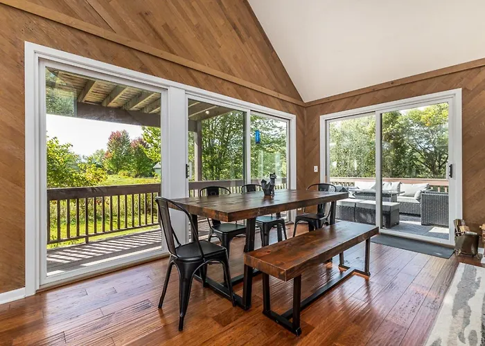 Fox Wood Path Getaway