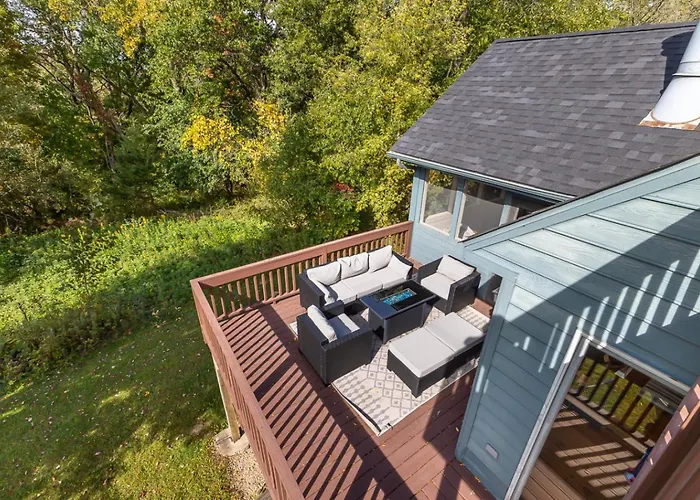 Fox Wood Path Getaway Holiday home