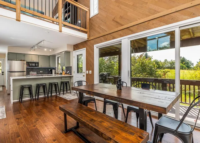 Fox Wood Path Getaway *